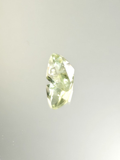 Fluoriitti 8,7 ct, kolmio