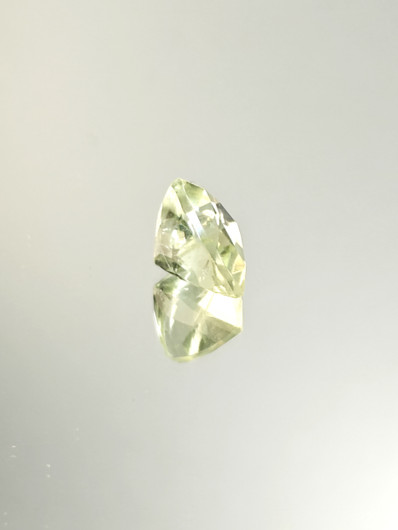 Fluoriitti 8,7 ct, kolmio