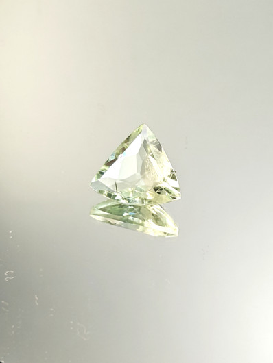 Fluoriitti 9,4 ct, kolmio