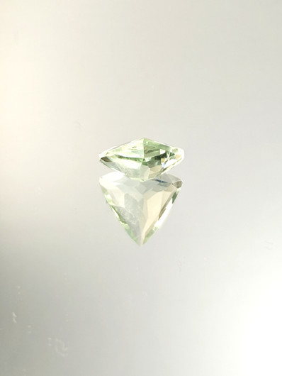 Fluoriitti 9,4 ct, kolmio