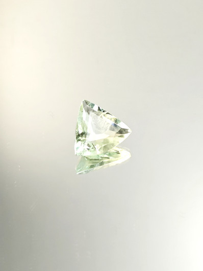 Fluoriitti 9,4 ct, kolmio