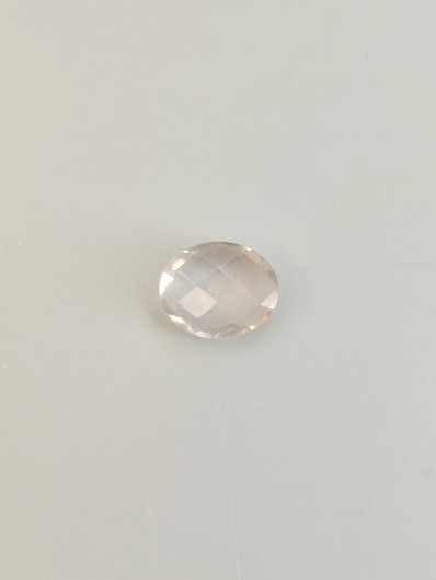 Ruusu Kvartsi 3,8 ct, ovaali shakkihionta