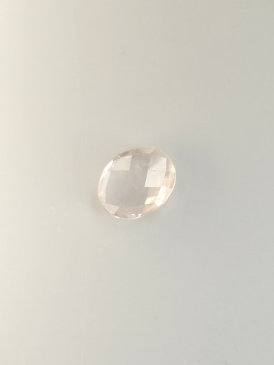 Ruusu Kvartsi 3,8 ct, ovaali shakkihionta