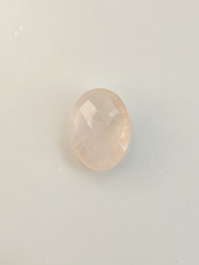 Ruusu Kvartsi 5,3 ct, ovaali shakkihionta