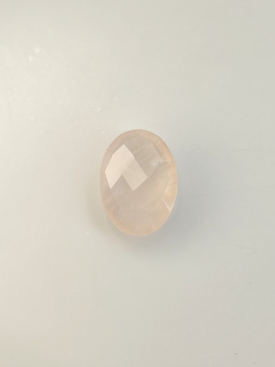 Ruusu Kvartsi 5,3 ct, ovaali shakkihionta