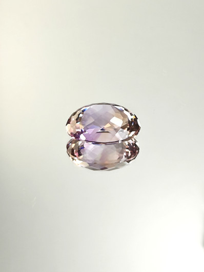 Ametriini monisävyinen 13,6 ct, ovaali