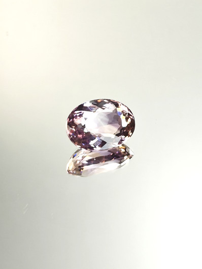 Ametriini monisävyinen 13,6 ct, ovaali