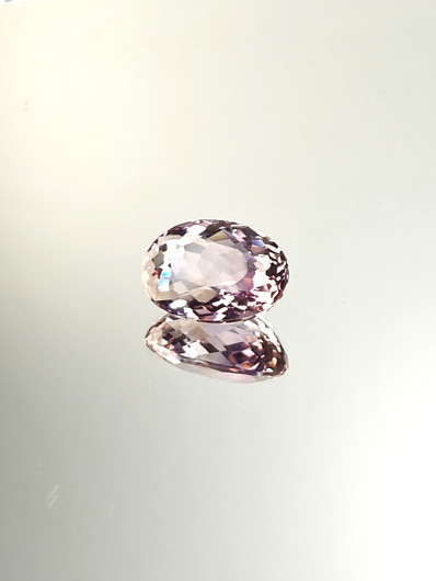 Ametriini monisävyinen 13,6 ct, ovaali