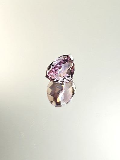 Ametriini monisävyinen 12,4 ct, ovaali