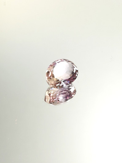 Ametriini monisävyinen 6,2 ct, ovaali
