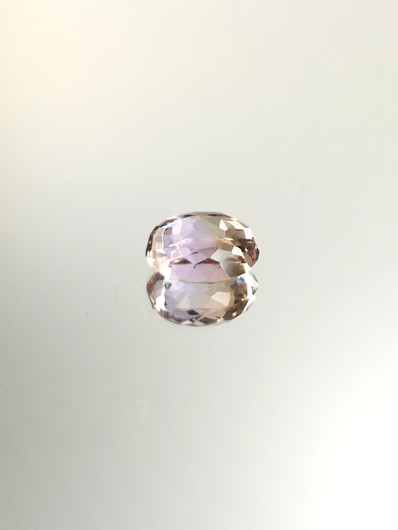 Ametriini monisävyinen 6,2 ct, ovaali