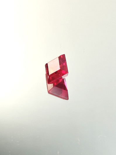 Rubiini (synt.) 4,5 ct suorakaide