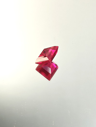Rubiini (synt.) 4,5 ct suorakaide