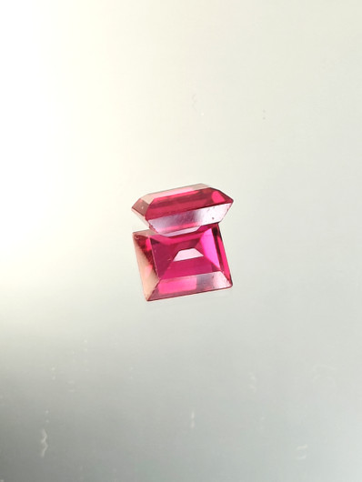 Rubiini (synt.) 4,5 ct suorakaide