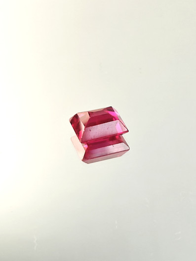 Rubiini (synt.) 4,5 ct suorakaide