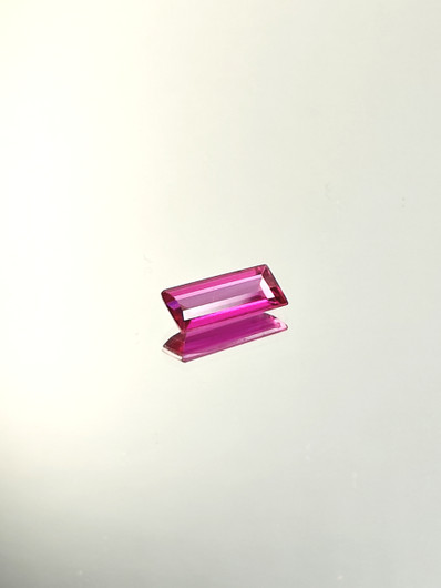 Rubiini (synt.) 2,3 ct suorakaide