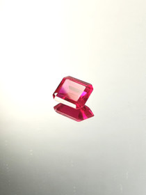 Rubiini (synt.) 5,3 ct smaragdi
