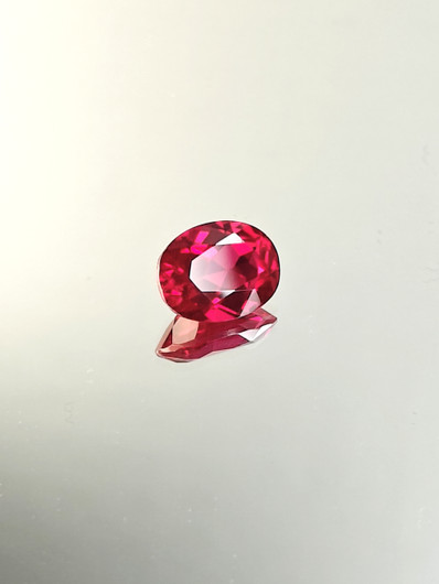 Rubiini (synt.) 5,1 ct ovaali