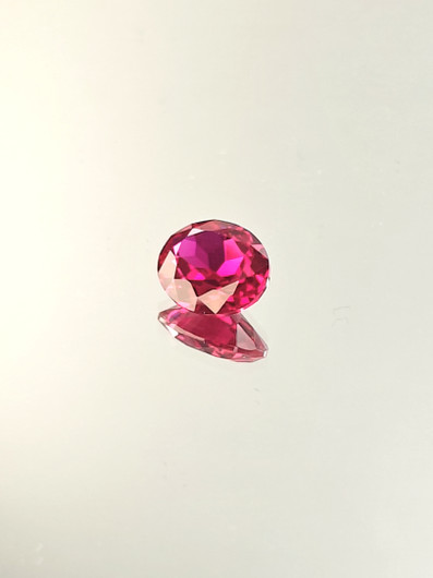 Rubiini (synt.) 2,9 ct ovaali