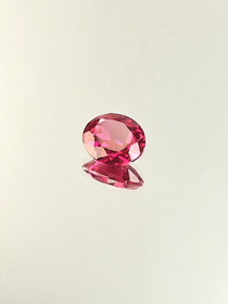 Rubiini (synt.) 2,9 ct ovaali