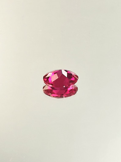 Rubiini (synt.) 2,9 ct ovaali