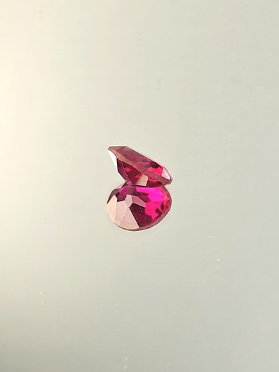 Rubiini (synt.) 3,1 ct ovaali