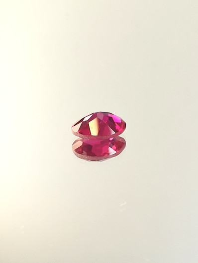 Rubiini (synt.) 3,1 ct ovaali