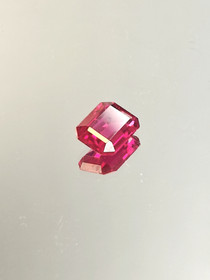Rubiini (synt.) 2,2 ct smaragdi