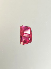 Rubiini (synt.) 2,2 ct smaragdi