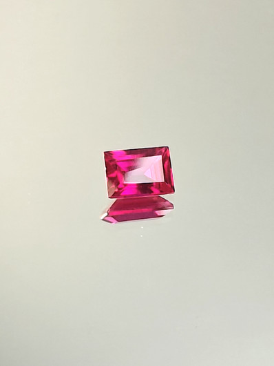 Rubiini (synt.) 1,3 ct suorakaide