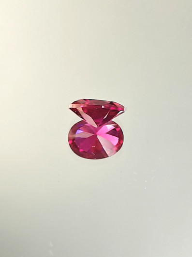 Rubiini (synt.) 1,4 ct ovaali