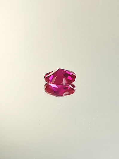 Rubiini (synt.) 1,4 ct ovaali