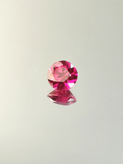 Rubiini (synt.) 1,3 ct pyöreä