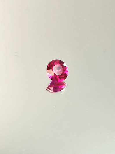 Rubiini (synt.) 1,4 ct pyöreä