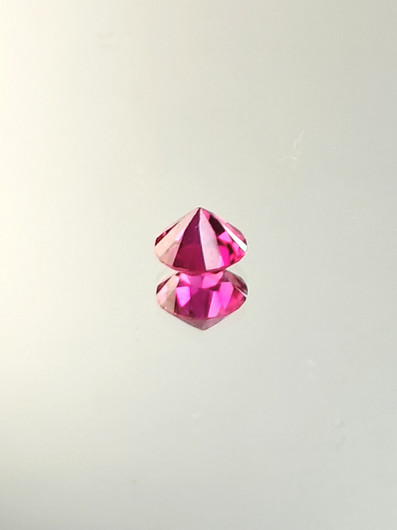 Rubiini (synt.) 1,4 ct pyöreä
