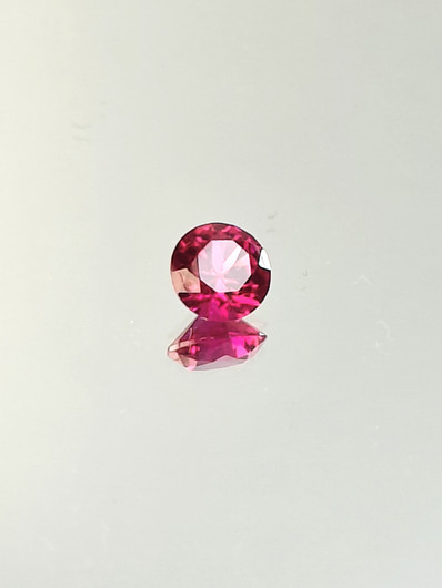 Rubiini (synt.) 1,1 ct pyöreä