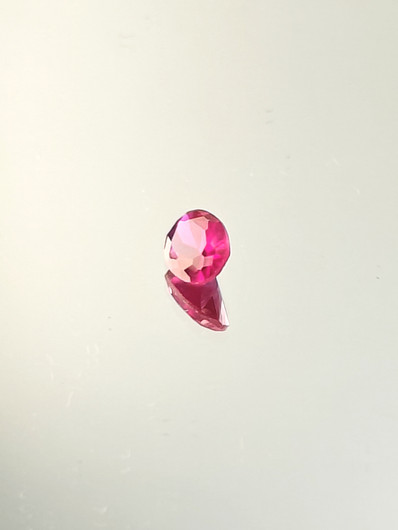 Rubiini (synt.) 0,9 ct ovaali