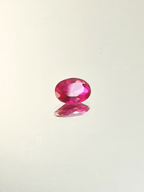 Rubiini (synt.) 0,9 ct ovaali