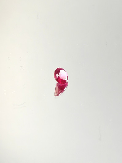 Rubiini (synt.) 0,8 ct ovaali