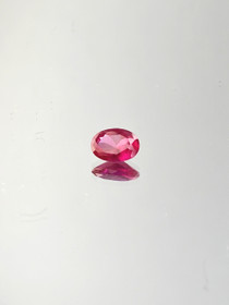Rubiini (synt.) 0,8 ct ovaali