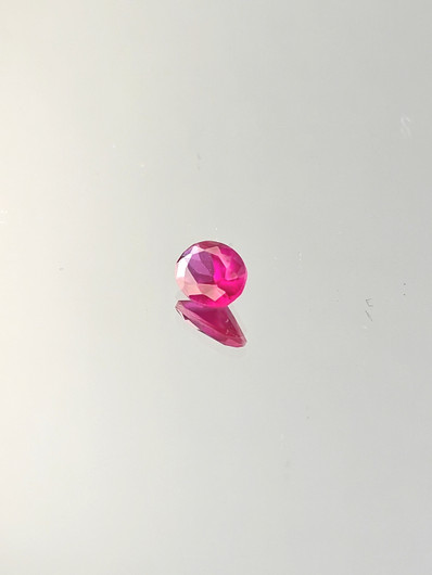 Rubiini (synt.) 0,8 ct ovaali