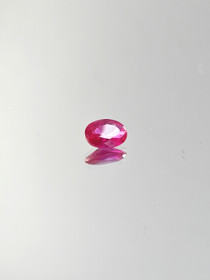 Rubiini (synt.) 0,8 ct ovaali