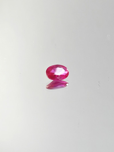 Rubiini (synt.) 0,8 ct ovaali