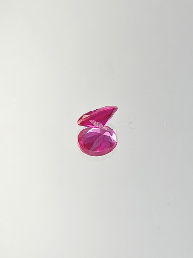 Rubiini (synt.) 0,8 ct ovaali
