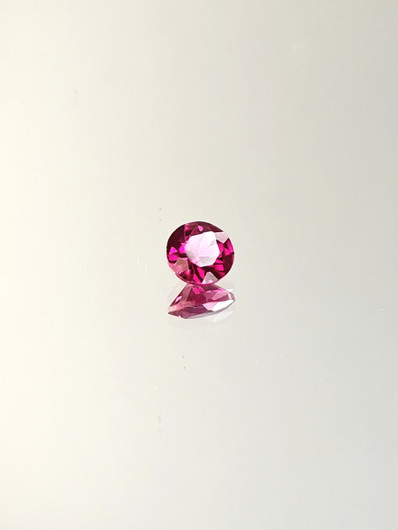 Rubiini (synt.) 0,5 ct pyöreä