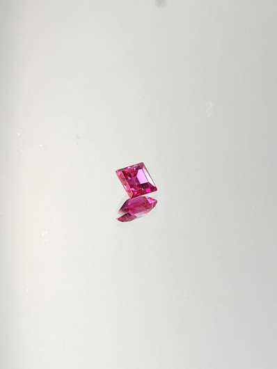 Rubiini (synt.) 0,4 ct neliö