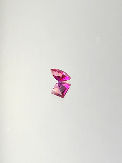 Rubiini (synt.) 0,4 ct neliö