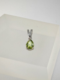 individual silver pendant with real Peridot
