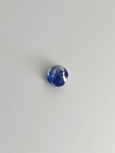 Kyaniitti 2.4 ct pyöreä