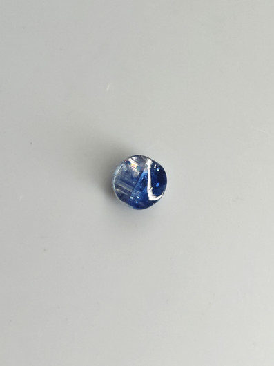 Kyaniitti 2.4 ct pyöreä
